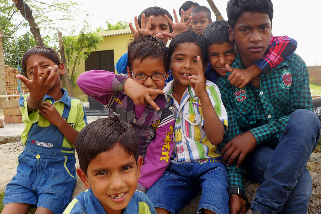 Müllsammler: Sie können wieder lachen, weil sie eine Zukunft haben: HIV/Aids-infizierte Jungen in einem Hostel unserer Partnerorganisation Deepti Foundation