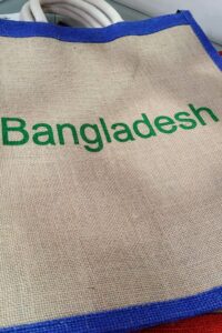 Tasche aus Jute mit der Aufschrift "Bangladesh"